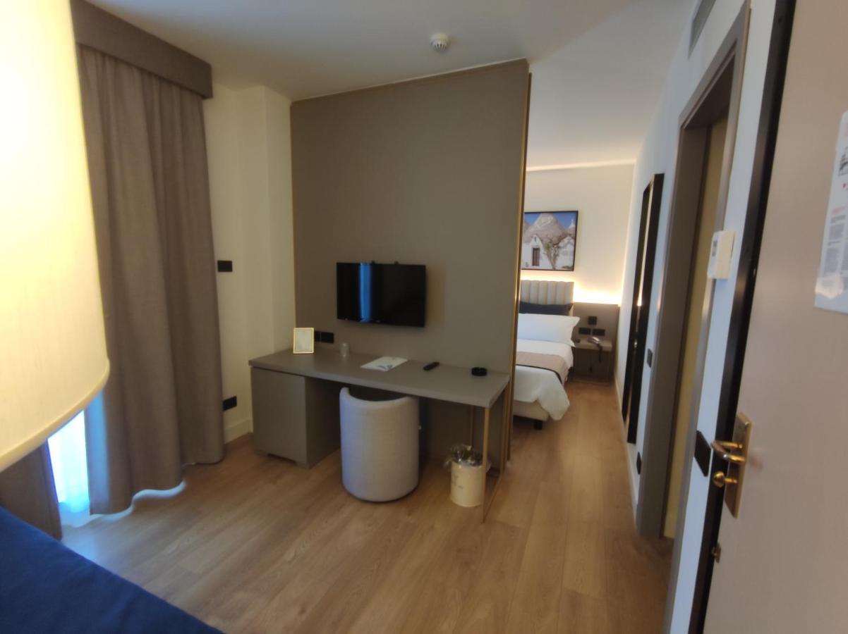Vittoria Parc Hotel Bari Esterno foto