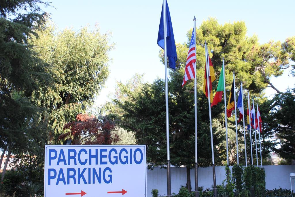 Vittoria Parc Hotel Bari Esterno foto