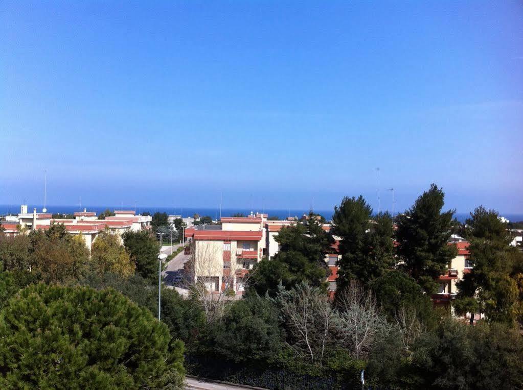 Vittoria Parc Hotel Bari Esterno foto